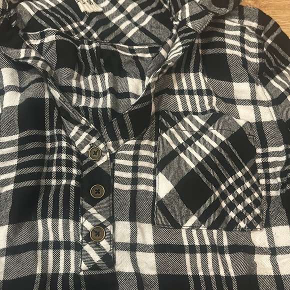 Plaid shirt - Ash and Ember - small - Picture 4 of 4